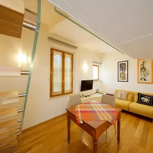 Apartment Uptown - Sabrina's Cozy, Siena